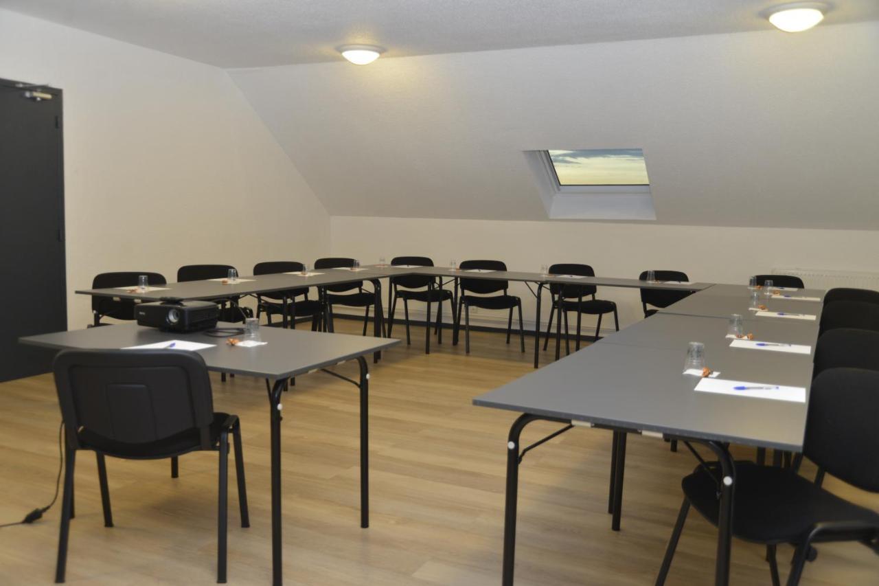 Logis Cris Hotel Et Restaurant, Lyon Sud-Est Corbas Exterior foto